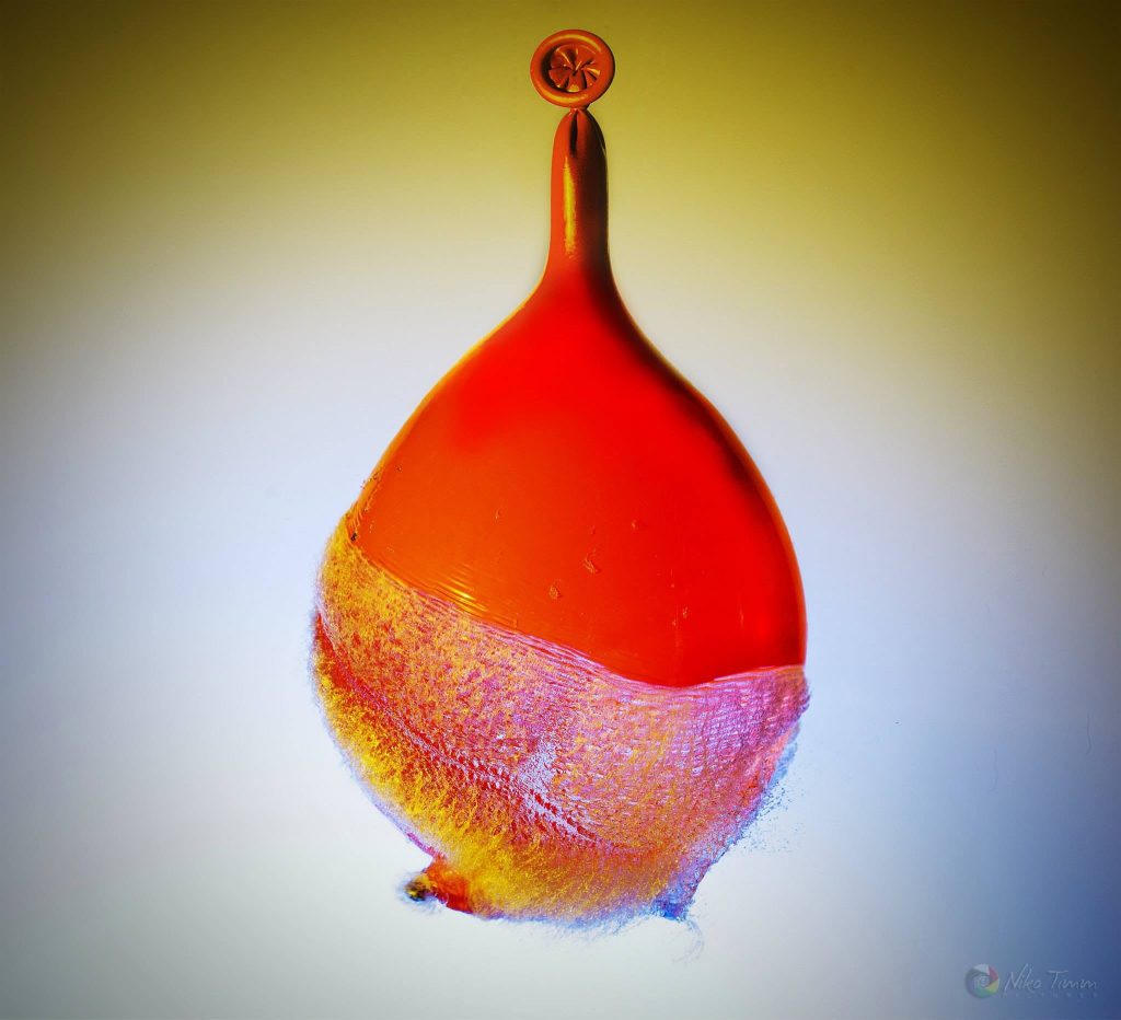 Foto von Niko Timm – Water Balloon, Bielefeld, 2009