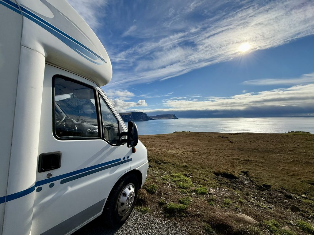 Wohnmobil am Wasser