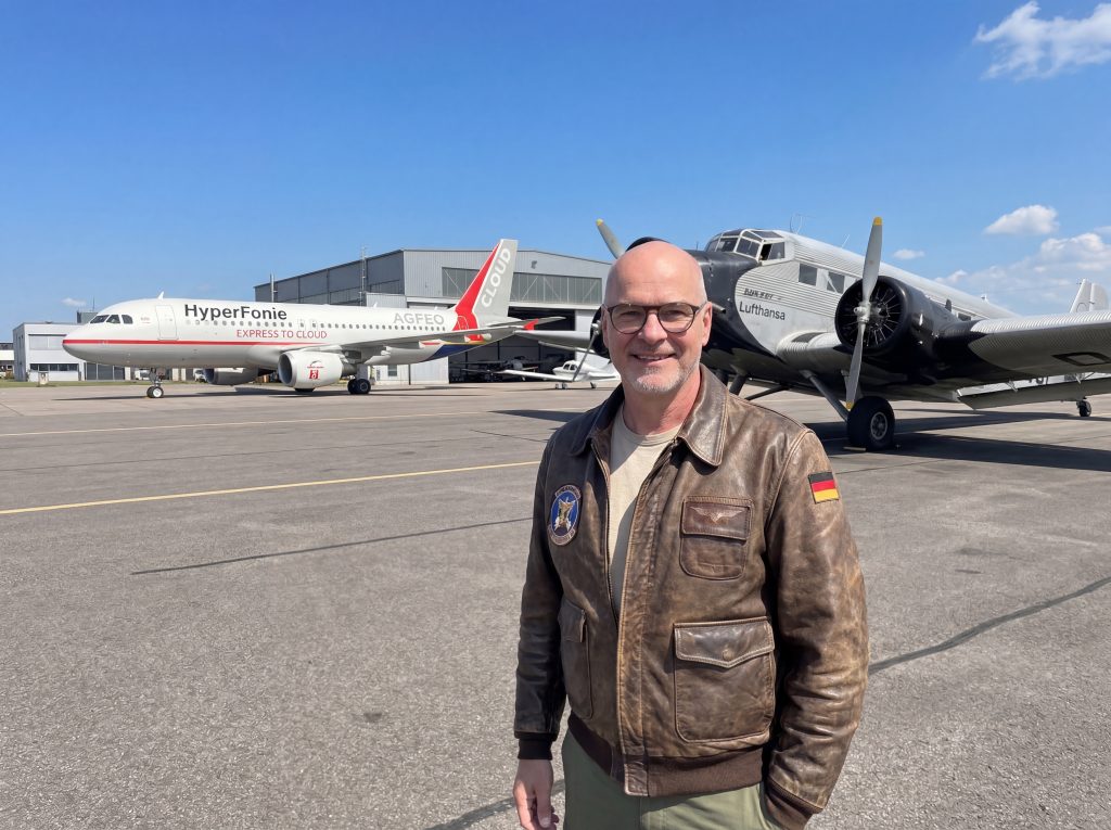 Niko Timm vor einer Ju 52 – KI-Bild